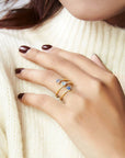 Victoria Hyde London Estella gold wrap ring – three diamond hearts in different colors, copper + zirconium, 5x5 mm heart, inner diameter 16.5 mm.