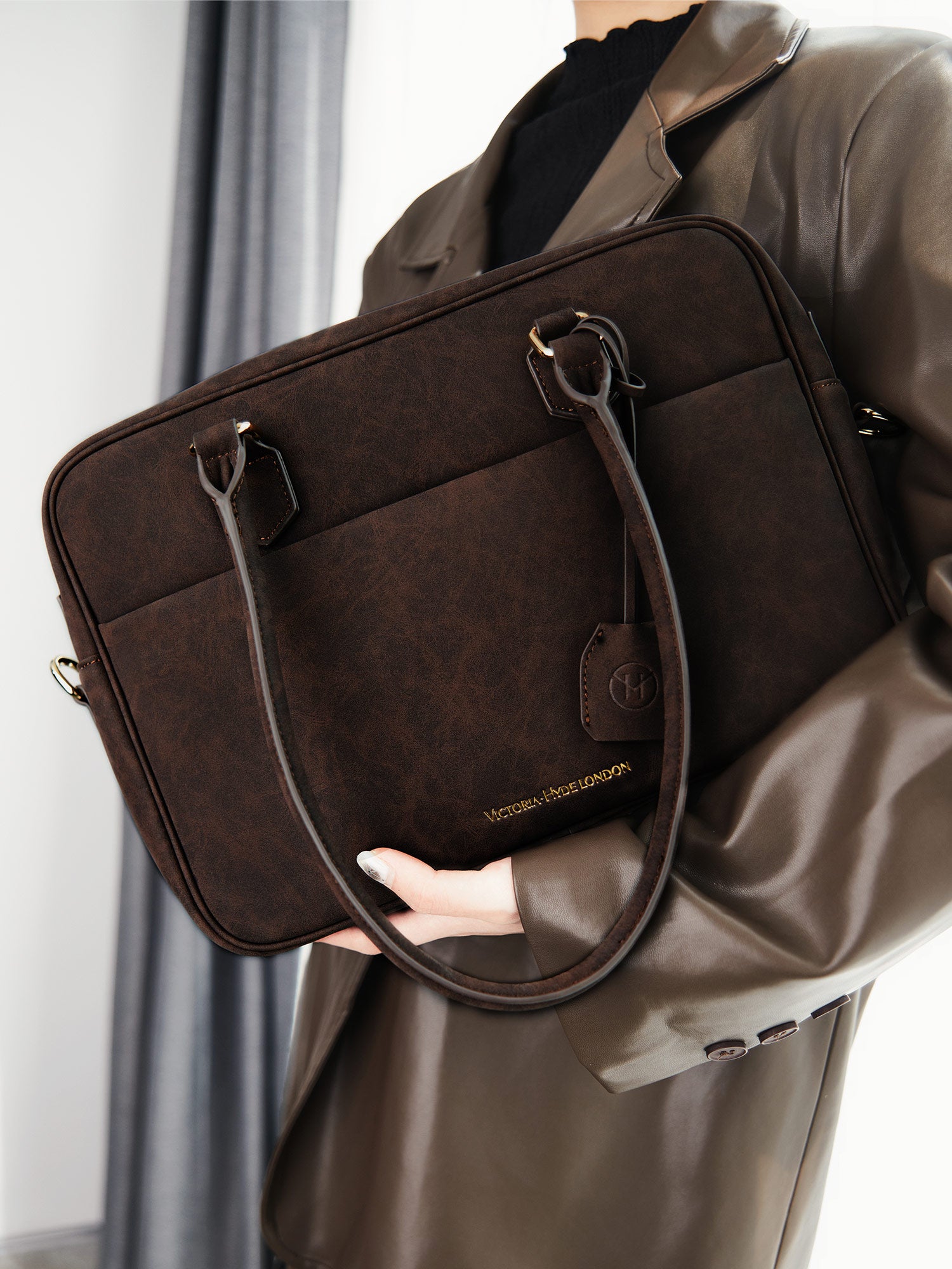 Victoria Hyde Margaret Large Brown work bag – vegan microfiber leather, water-repellent, fits 13" laptop, smart interior, removable cosmetic bag, umbrella pouch. Ideal for professional women.