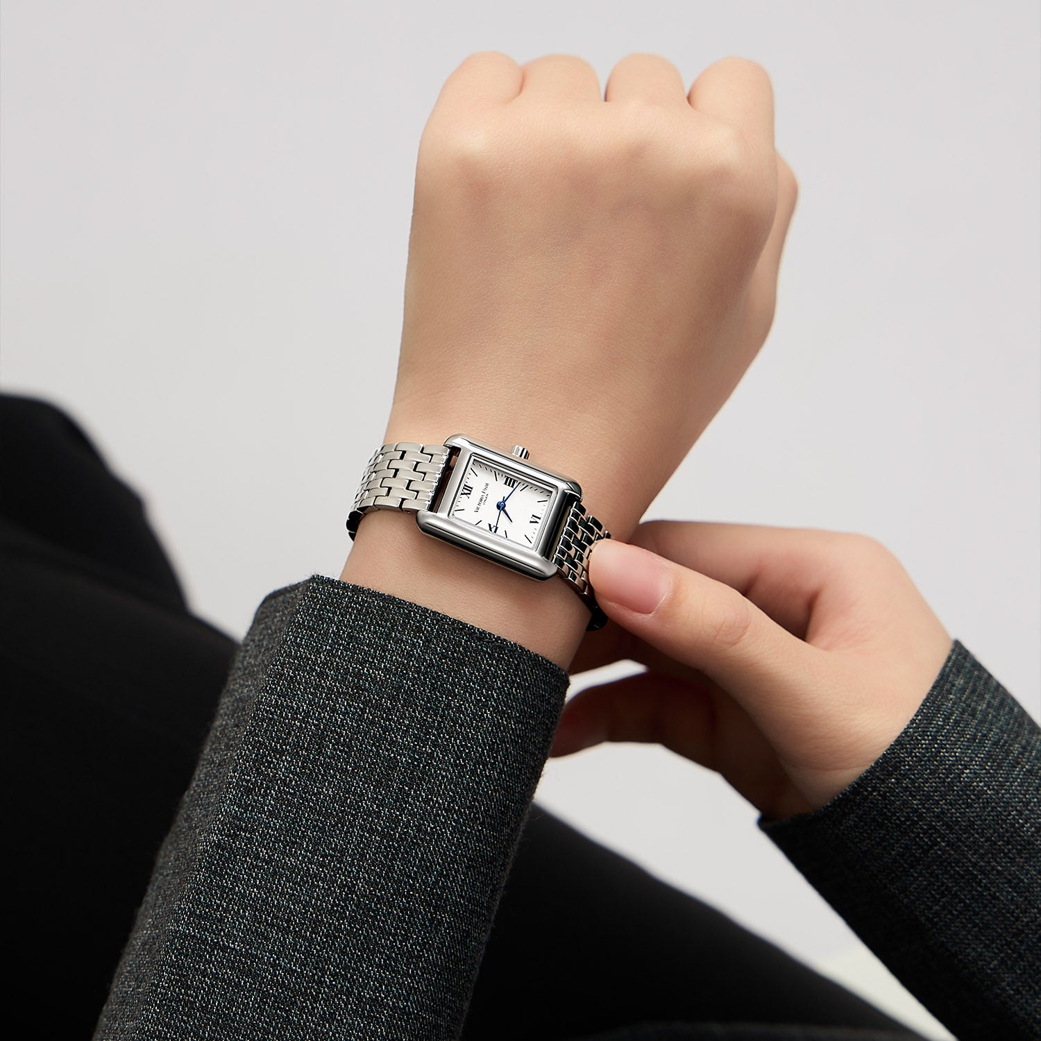 Silver square watch by Victoria Hyde London Retro series: copper case, sand-effect dial, stainless steel bracelet, quartz movement, 3ATM.
