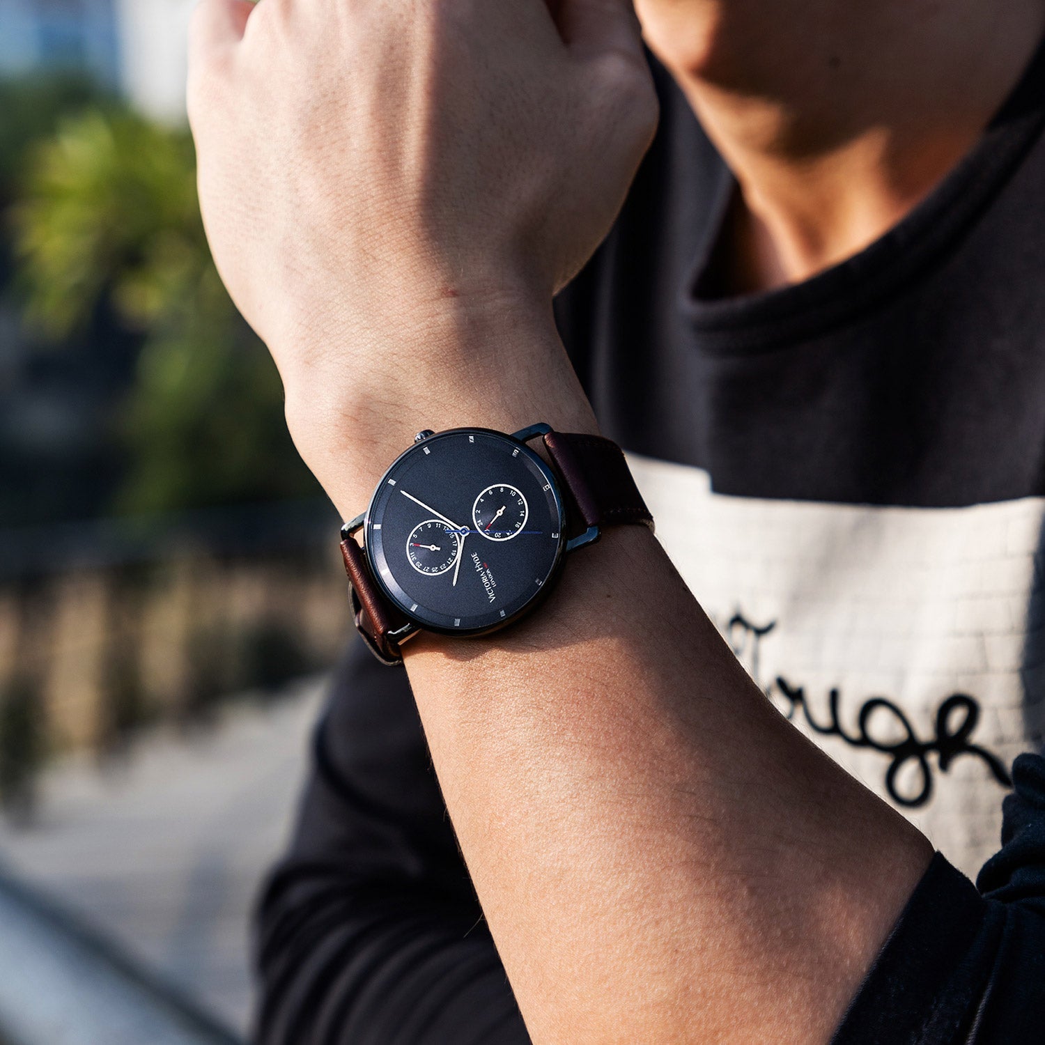 Victoria Hyde Grange Hill Date unisex watch with brown leather strap, black case, chronograph, Miyota movement, mineral glass, 40mm.
