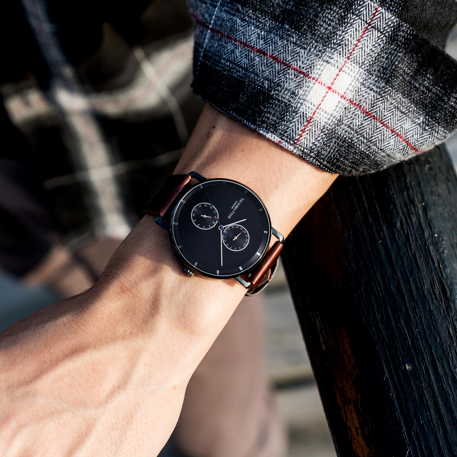 Victoria Hyde Grange Hill Date unisex watch with brown leather strap, black case, chronograph, Miyota movement, mineral glass, 40mm.