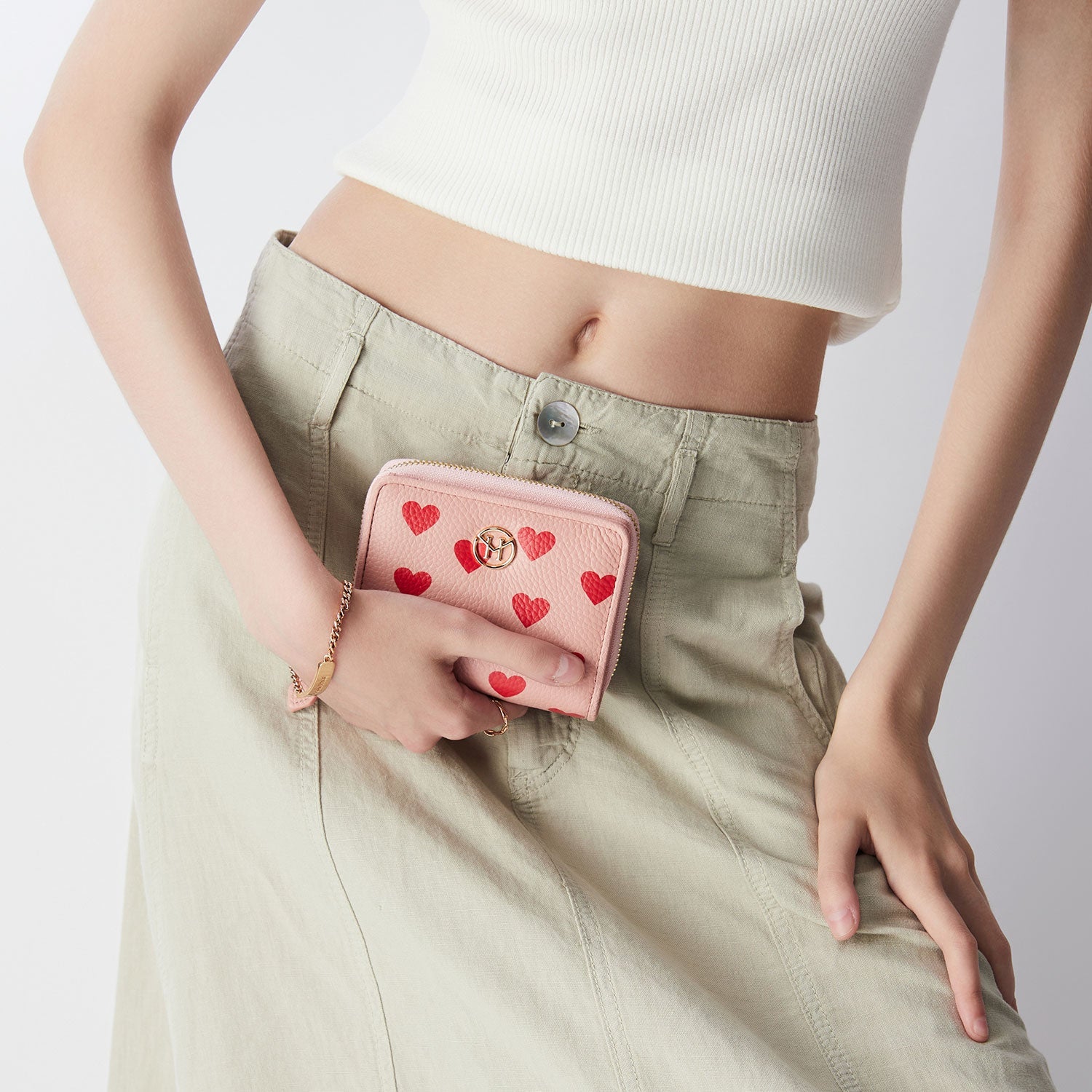 Victoria Hyde Avila pink leather wallet with lychee pattern, heart details, card slots, coin compartment, compact and stylish.
