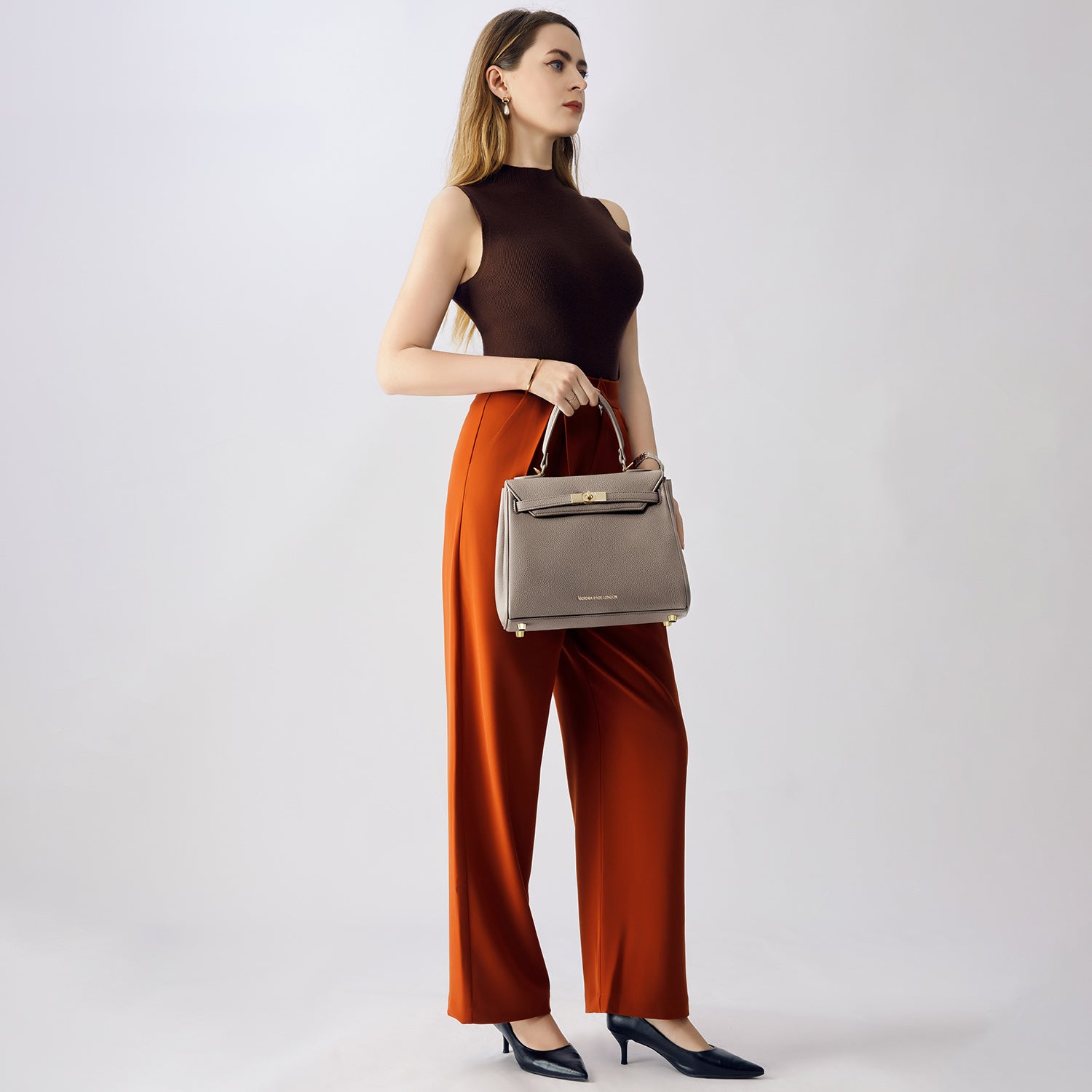 Victoria Hyde London nude women’s handbag – elegant, classic, stylish PU leather with light gold details, crossbody, shoulder or handheld carry.