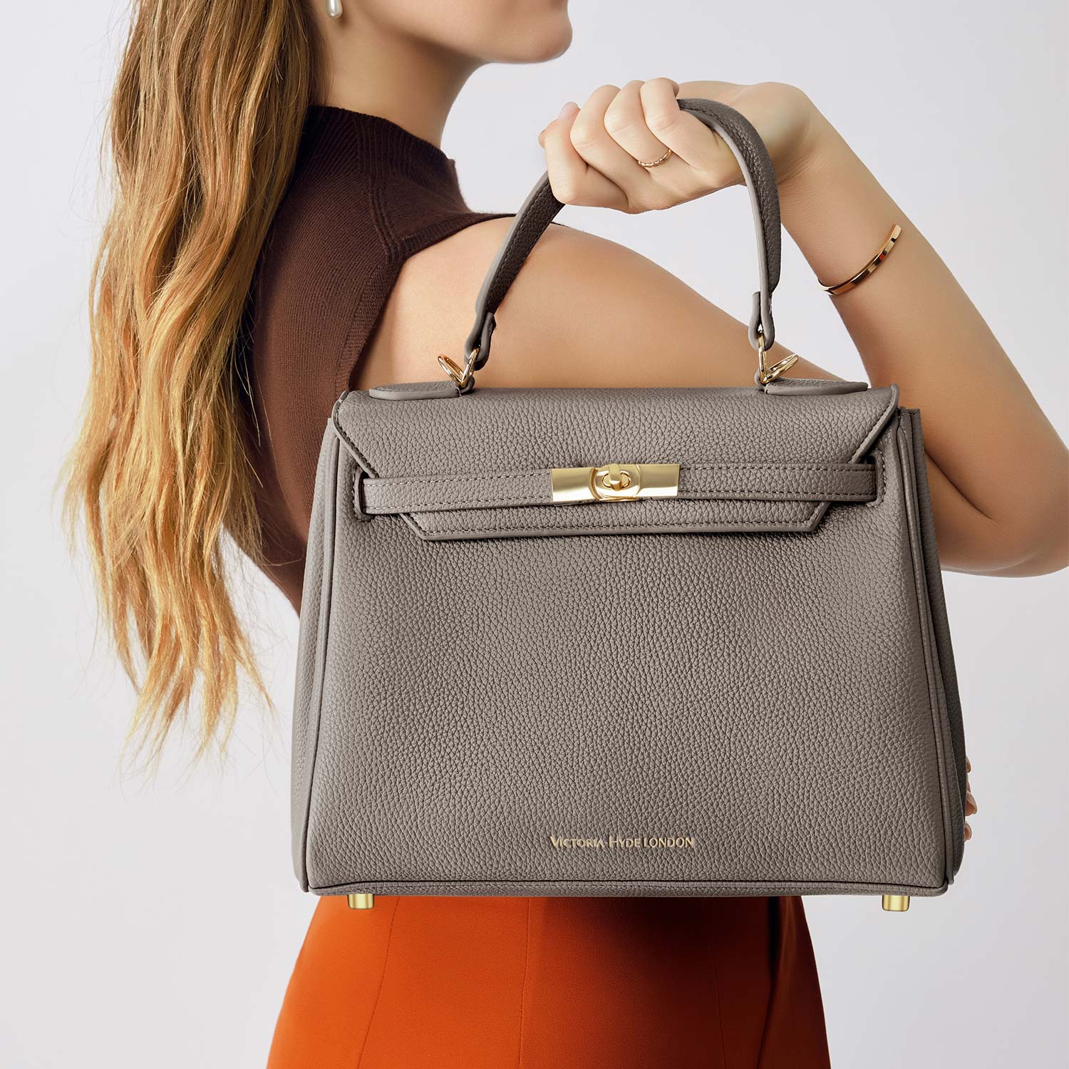 Victoria Hyde London nude women’s handbag – elegant, classic, stylish PU leather with light gold details, crossbody, shoulder or handheld carry.