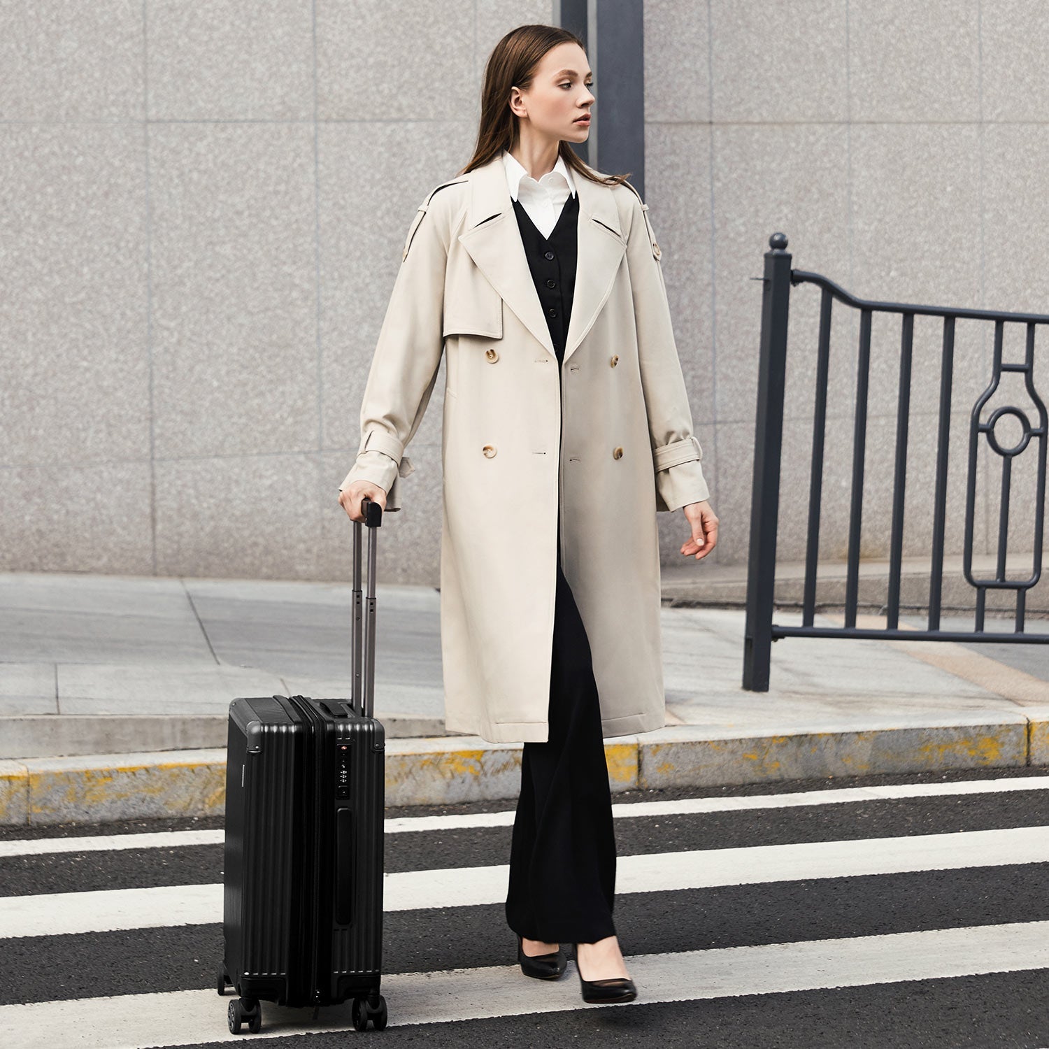 Victoria Hyde Dexter Trolley – compact polycarbonate suitcase with TSA lock, durable handles, lightweight design for comfortable travel.