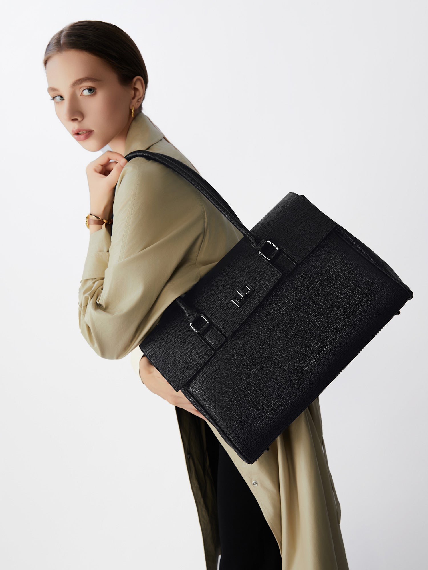 Victoria Hyde Jolene Large Black work bag – spacious laptop compartment fits 15", vegan microfiber leather, water-repellent, Shandong silk lining, perfect for working mothers.