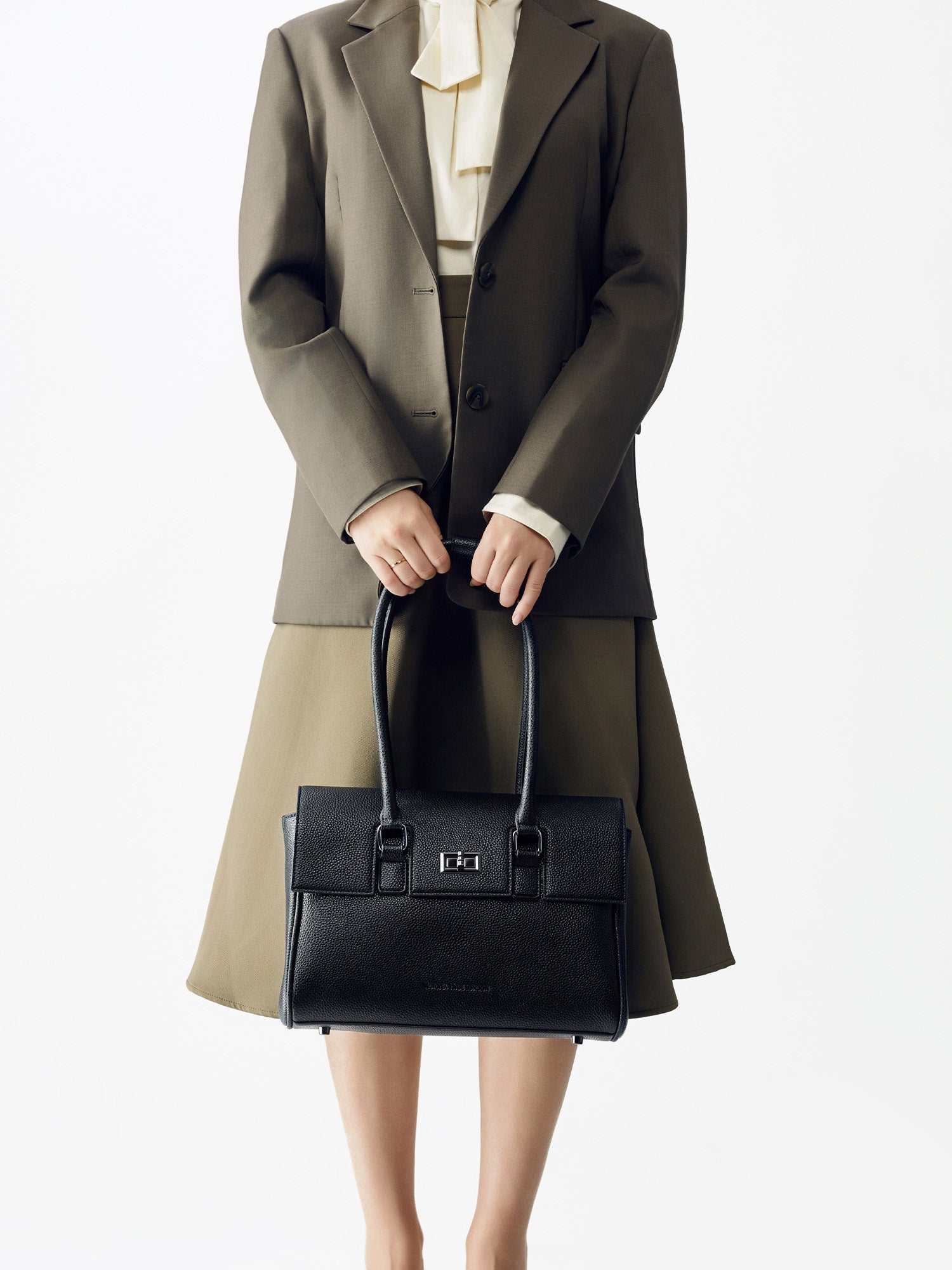 Victoria Hyde Jolene Small Black new work bag – classic elegant design, tablet compartment for up to 12.9", vegan microfiber leather, water-repellent, perfect for professional women.