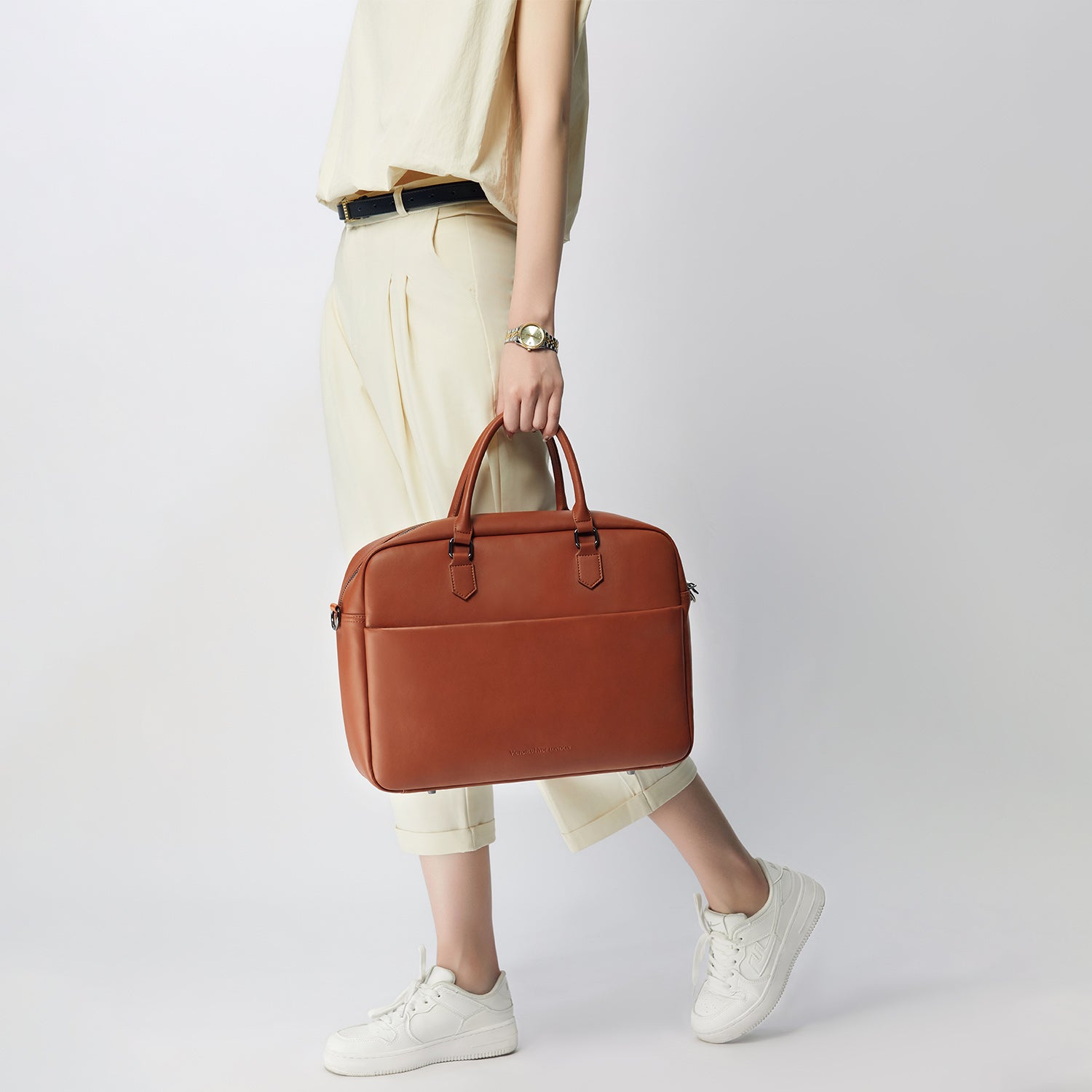 Victoria Hyde New Work Business Bag – elegant black briefcase with laptop compartment, microfiber leather look, sustainable Shandong silk, and built-in organizer.