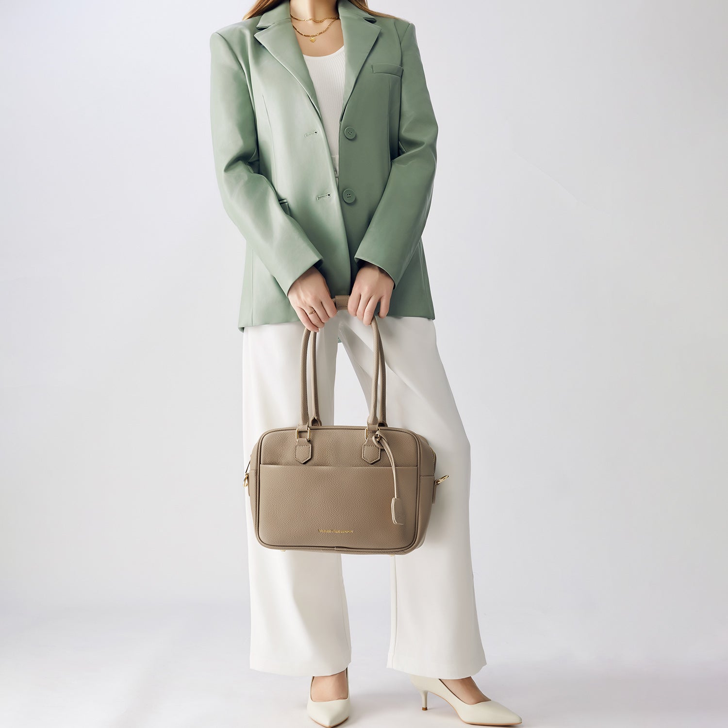 Victoria Hyde Margaret Small new work bag in beige, elegant vegan microfiber leather with tablet compartment for up to 12.9", water-repellent, scratch-resistant, perfect for professionals on the go.