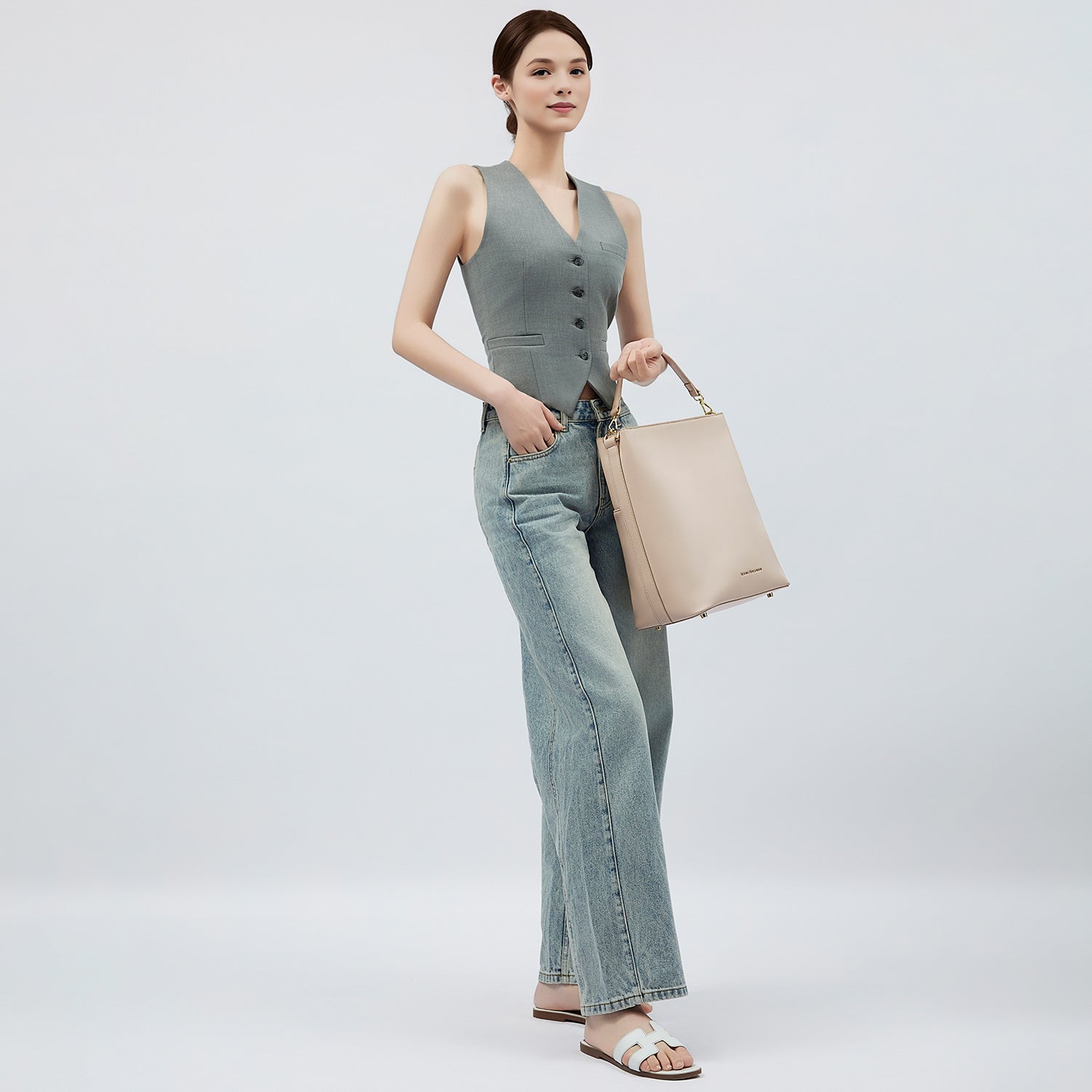 Victoria Hyde Kloey Large work bag in Moon White. Minimalist vegan leather tote with laptop compartment, water-repellent, scratch-resistant. Perfect for professional women.