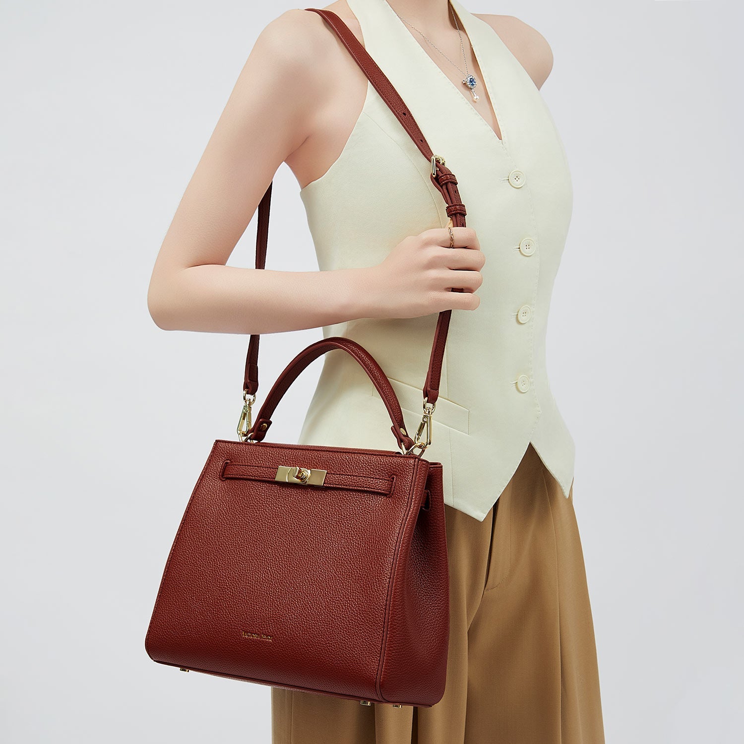 Victoria Hyde Victoria III crossbody work bag in PU leather, tablet-friendly up to 12.9", smart interior organization, elegant office bag.
