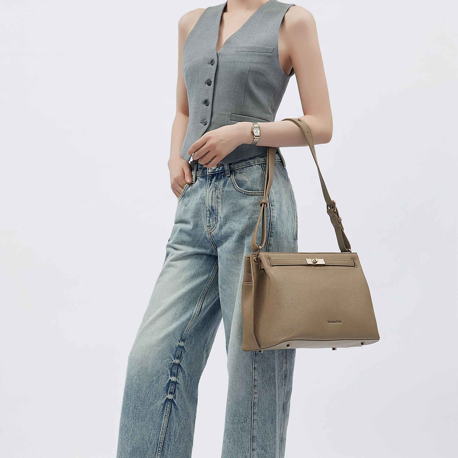 Victoria Hyde Alla Business Bag – modern work bag with gold twist lock, PU leather, key/phone/ID compartments, removable pouch. Perfect for commuting women.