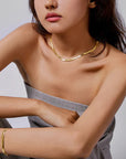 Victoria Hyde, Halskette, VH80091F, Lamia, Light Gold, Modelbild-1Victoria Hyde Lamia light gold snake chain necklace – stainless steel, 400mm+50mm length, elegant jewelry for a fashionable look.

