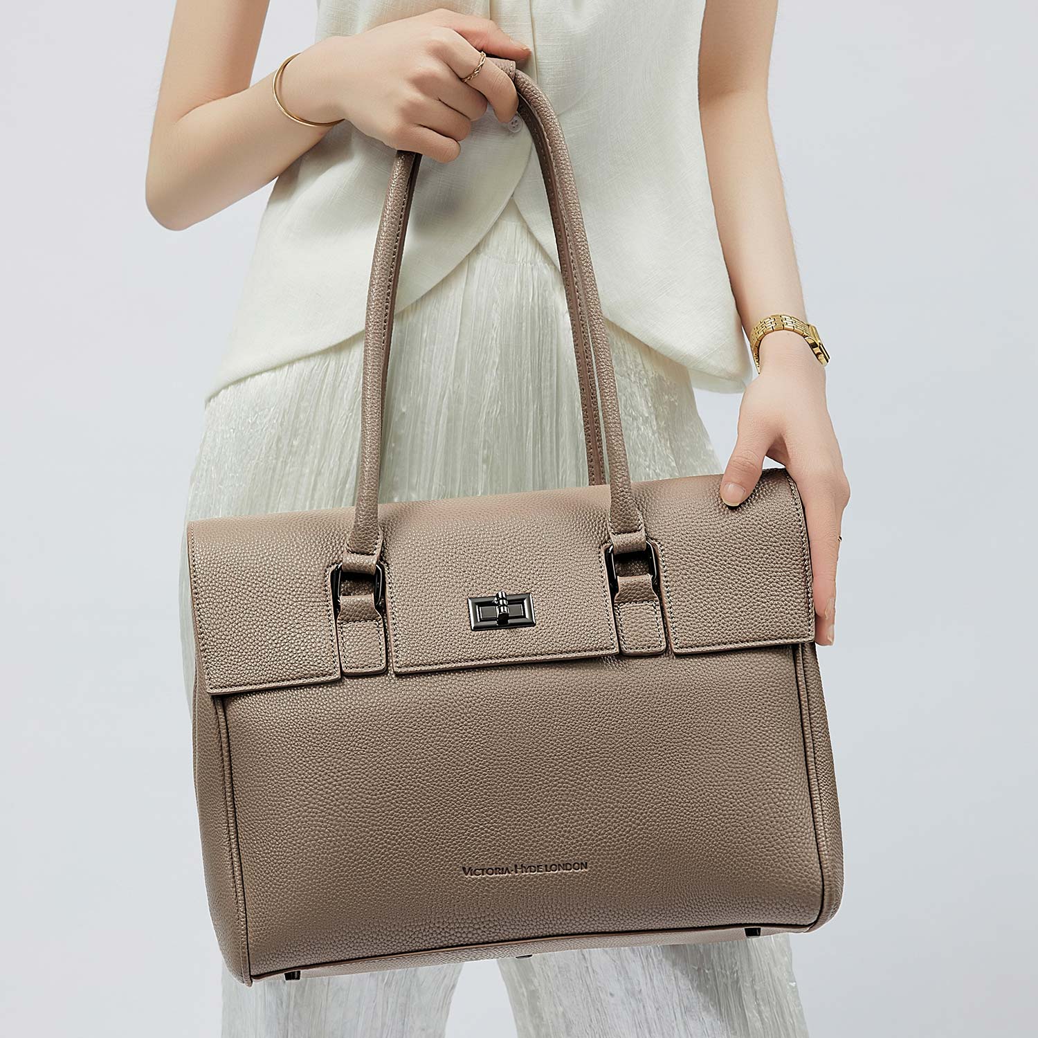 New Work Bag Jolene Nude modern work bag sustainable tote bag with laptop compartment for women in business